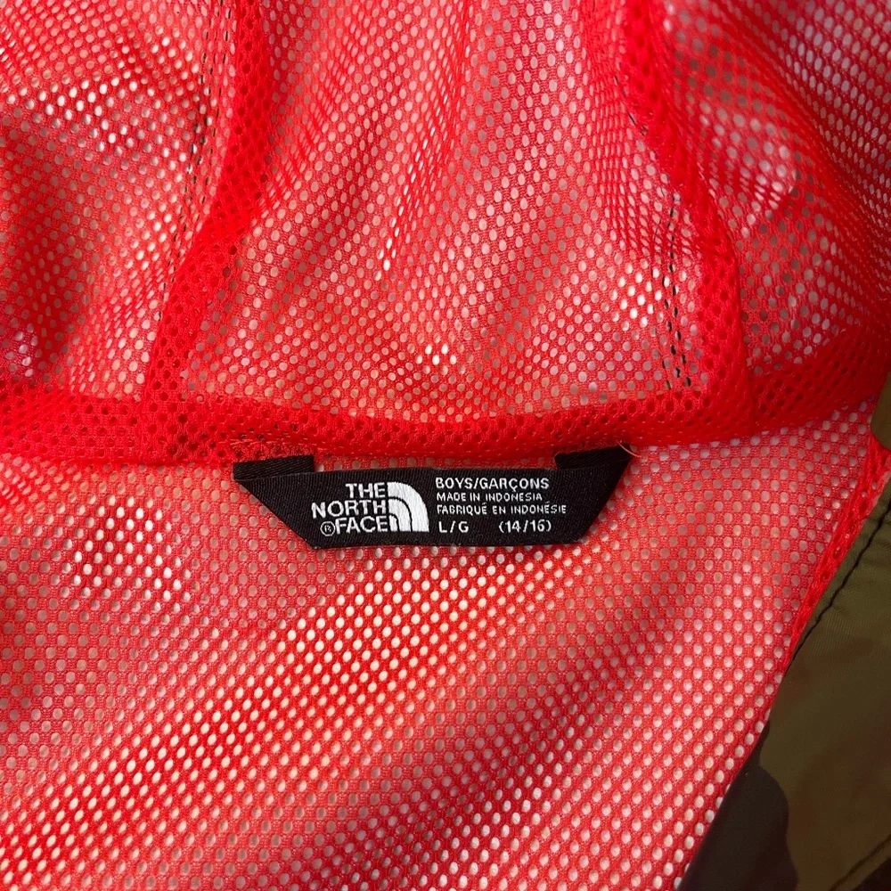 The North Face Kids Camouflage Raincoat - Green and Black - Picture 5 of 6
